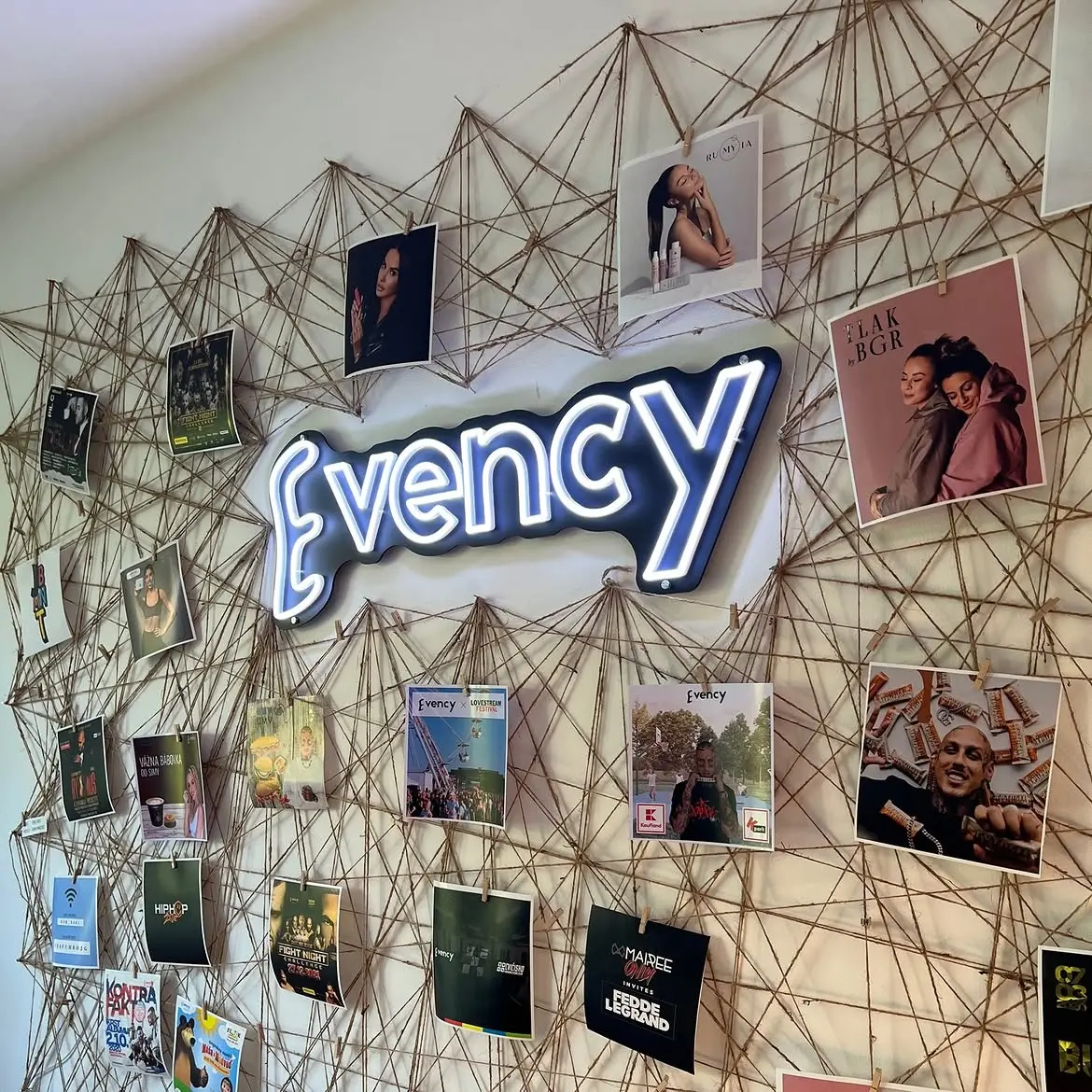 Neon Evency — realizace Neonworld