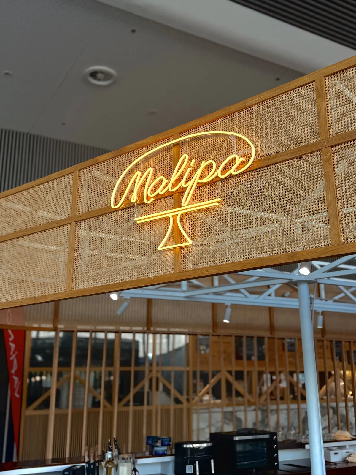 Neon Malipa — realizace Neonworld